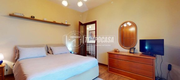 Casa de 4 habitaciónes en San Martino in Rio, Italy No. 36349 22