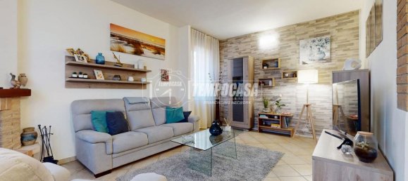 Casa de 4 habitaciónes en San Martino in Rio, Italy No. 36349 8