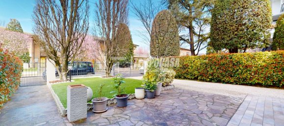 Casa de 4 habitaciónes en San Martino in Rio, Italy No. 36349 3