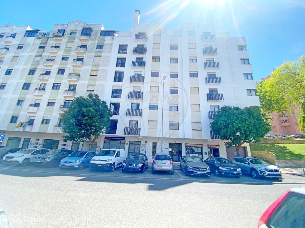 2 bedrooms Apartment in Rio de Mouro, Portugal No. 196884
