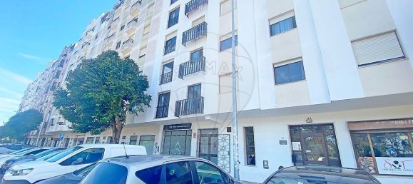 2 Schlafzimmer Wohnung in Rio de Mouro, Portugal, Nr. 196884 3