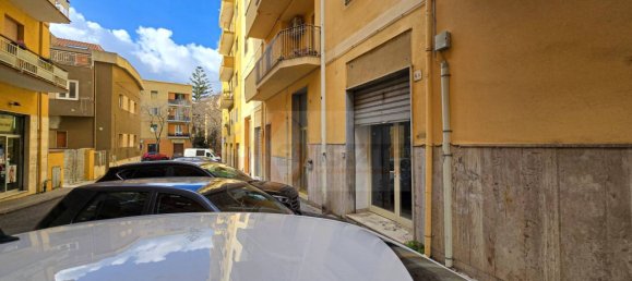 1-salle Propriété commerciale à Sassari, Italy No. 86297 11