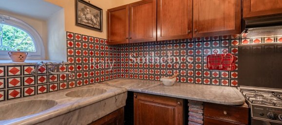 25 rooms Villa in Lucca, Italy No. 298265 15