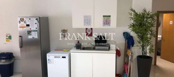 228m² Office in Saint Julian's, Malta No. 12937 9