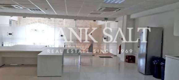 228m² Office in Saint Julian's, Malta No. 12937 3