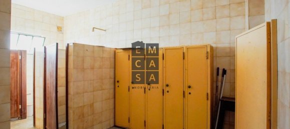 911m² Commercial property in Lourosa, Portugal No. 81495 30