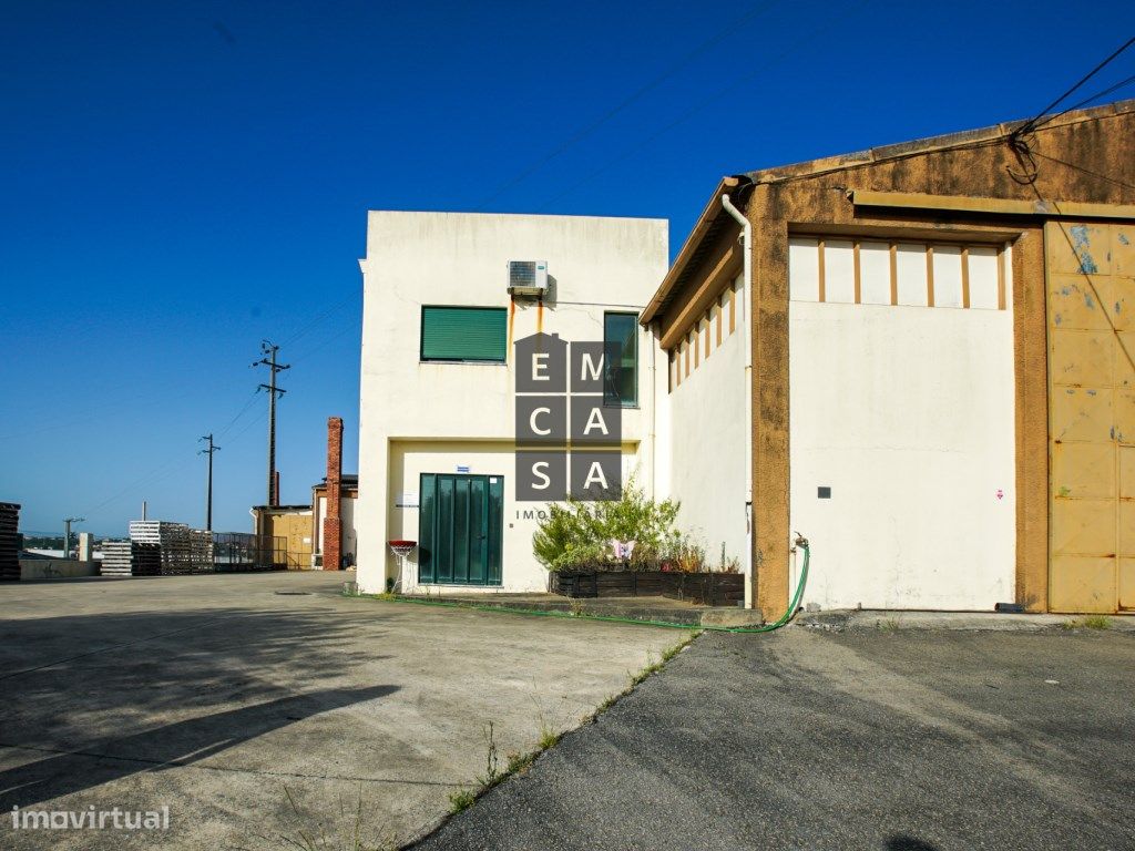 911m² Commercial property in Lourosa, Portugal No. 81495