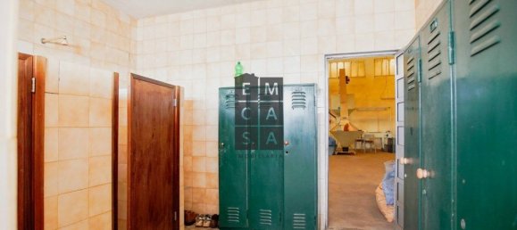 911m² Commercial property in Lourosa, Portugal No. 81495 34