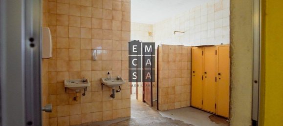 911m² Commercial property in Lourosa, Portugal No. 81495 29