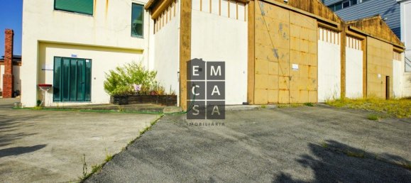 911m² Commercial property in Lourosa, Portugal No. 81495 3