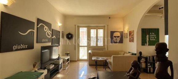 5 rooms Apartment in Rome, Italy No. 46213 6