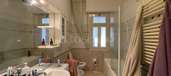 5 rooms Apartment in Rome, Italy No. 46213 17