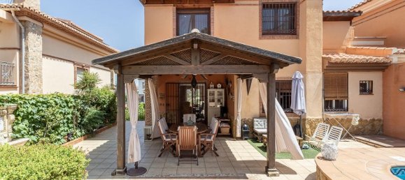 Adosado de 5 dormitorios en La Zubia, Spain No. 154742 38