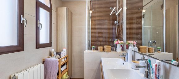 Adosado de 5 dormitorios en La Zubia, Spain No. 154742 23