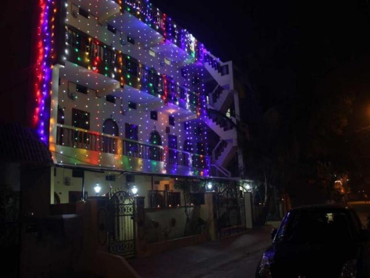 9 bedrooms House in Hyderabad, India No. 42272