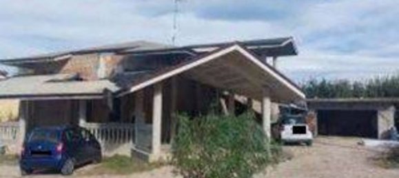 4 bedrooms Apartment in Loreto Aprutino, Italy No. 376909 20