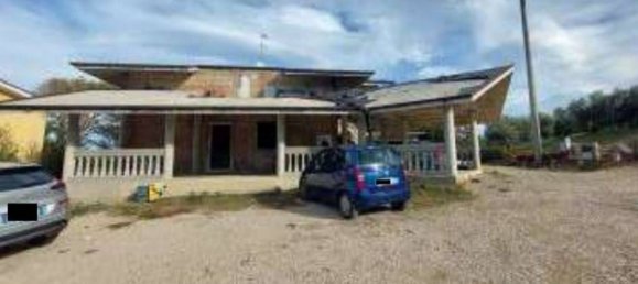 4 bedrooms Apartment in Loreto Aprutino, Italy No. 376909 5