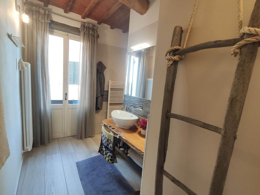 11 rooms House in Foiano della Chiana, Italy No. 91833