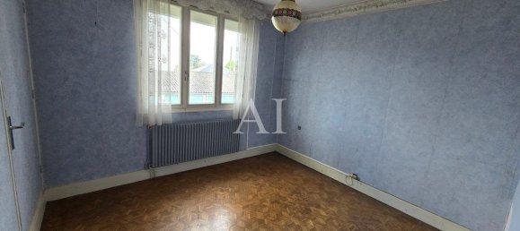 2 bedrooms House in Bourges, France No. 259986 6