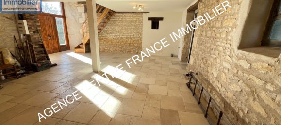 5 bedrooms House in Bourges, France No. 209479 5