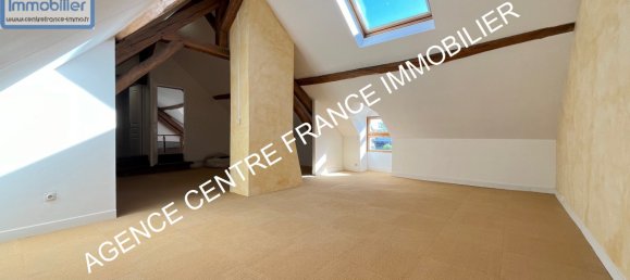 5 bedrooms House in Bourges, France No. 209479 12