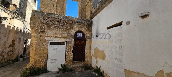 Дом с 8 комнатами в Casarano, Италия № 135927 34