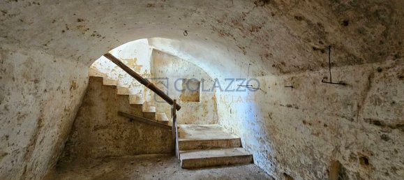 Дом с 8 комнатами в Casarano, Италия № 135927 22