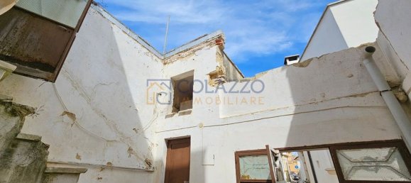 Дом с 8 комнатами в Casarano, Италия № 135927 11