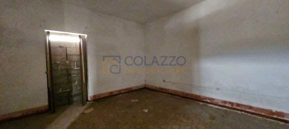 Дом с 8 комнатами в Casarano, Италия № 135927 9