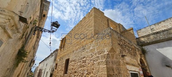 Дом с 8 комнатами в Casarano, Италия № 135927 31