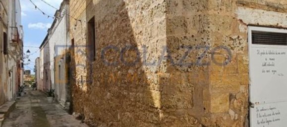 Дом с 8 комнатами в Casarano, Италия № 135927 3