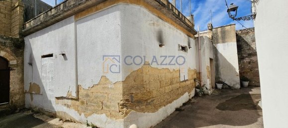 Дом с 8 комнатами в Casarano, Италия № 135927 5