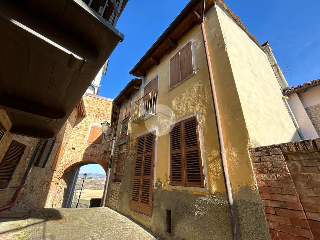 Casa T2 em Castell'Alfero, Italy N.º 108523