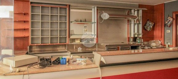 Propiedad comercial de 2 habitaciónes en Casalpusterlengo, Italy No. 374091 3