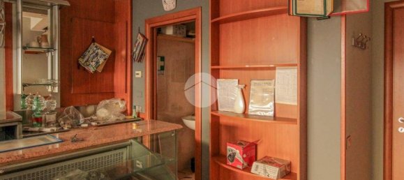 Propiedad comercial de 2 habitaciónes en Casalpusterlengo, Italy No. 374091 17