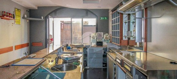 Propiedad comercial de 2 habitaciónes en Casalpusterlengo, Italy No. 374091 24