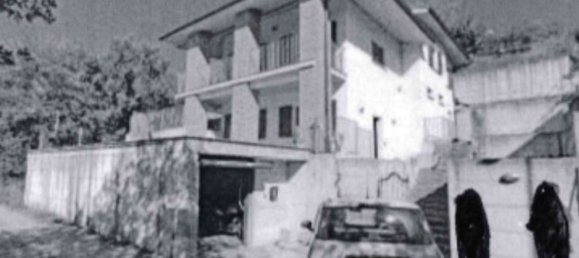 5 bedrooms Villa in Magione, Italy No. 324427 3