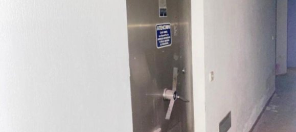 Gewerbliche Immobilie in Leon, Spain 371m², Nr. 70263 9