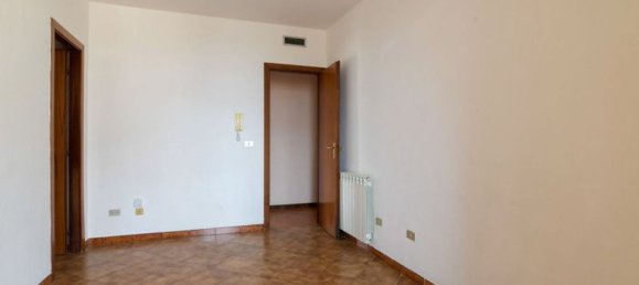 5 rooms Apartment in Palermo, Italy No. 46446 3