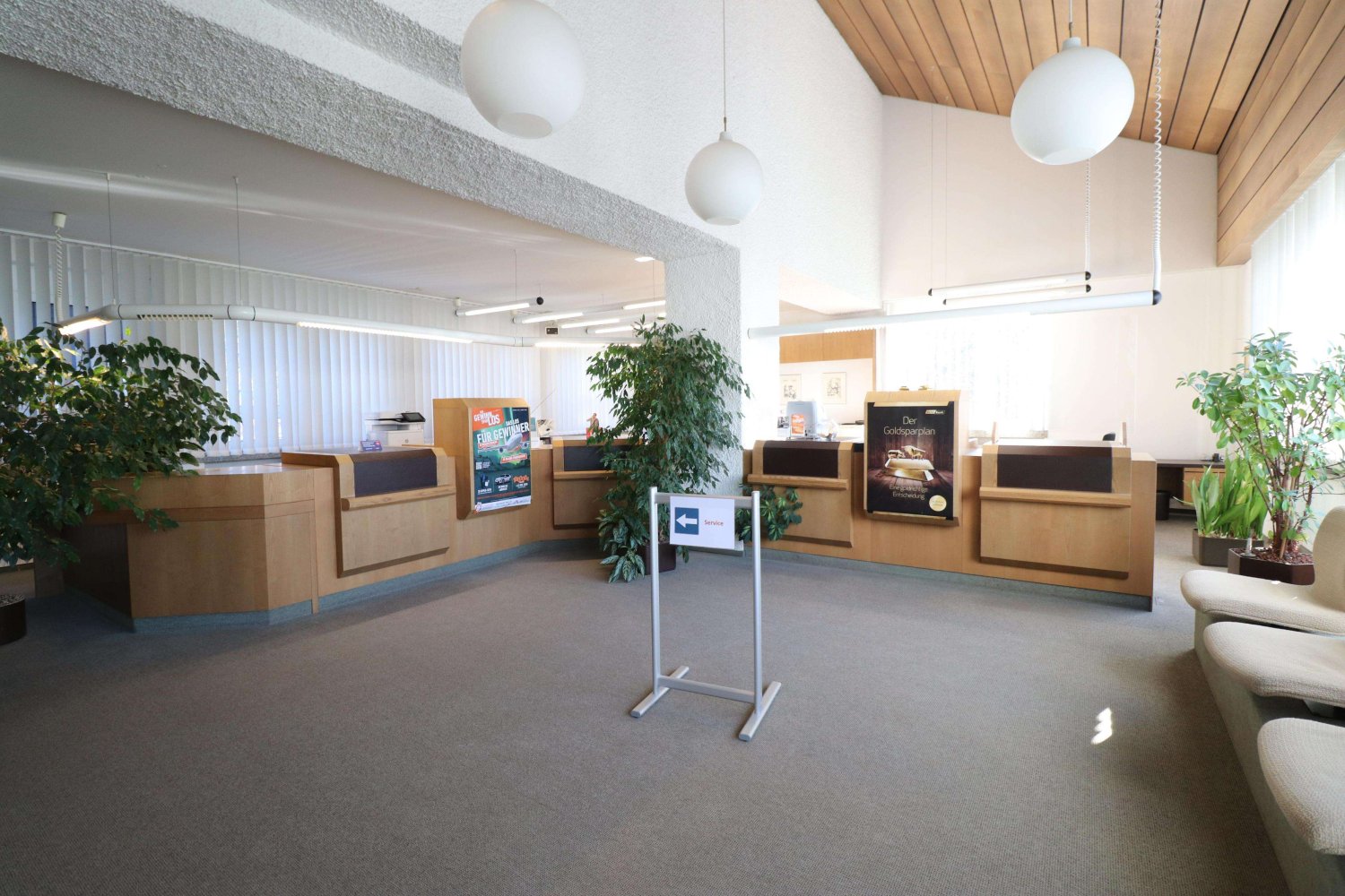 789m² Building in Hof, Germany No. 279684