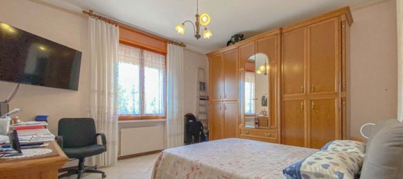 4 bedrooms Apartment in Mirandola, Italy No. 339843 26