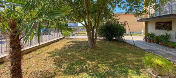 4 bedrooms Apartment in Mirandola, Italy No. 339843 7