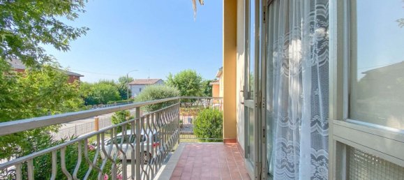 4 bedrooms Apartment in Mirandola, Italy No. 339843 13