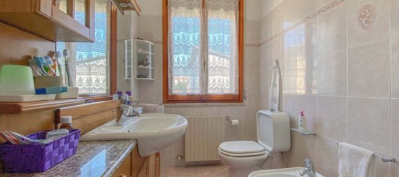 4 bedrooms Apartment in Mirandola, Italy No. 339843 31