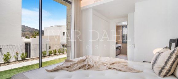 6 bedrooms Villa in Marbella, Spain No. 109025 10