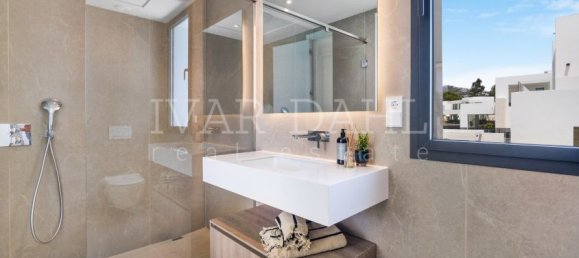 6 bedrooms Villa in Marbella, Spain No. 109025 27