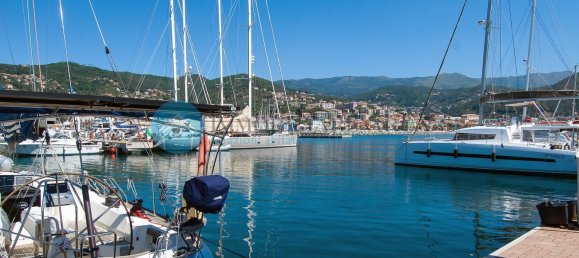 3 rooms Apartment in Varazze, Italy No. 222077 20