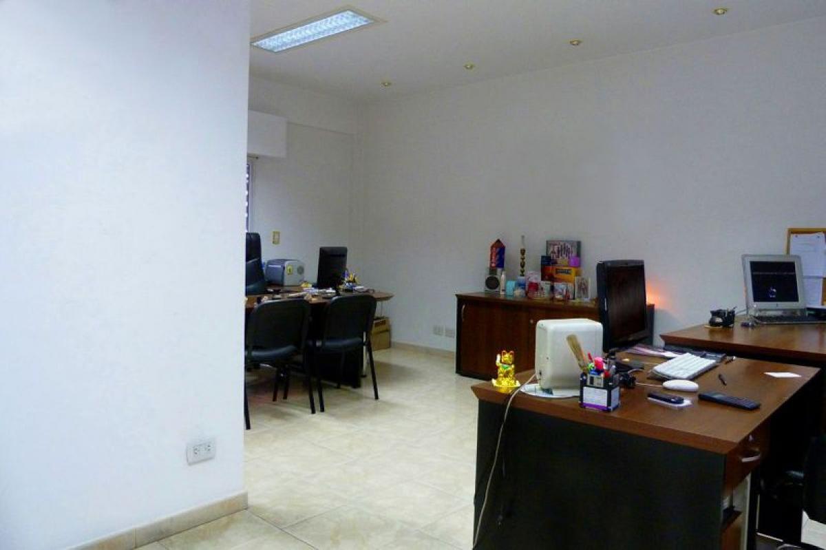 40m² Office in Tres de Febrero, Argentina No. 26296