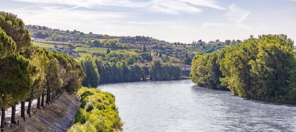 2 rooms Apartment in Verona, Italy No. 38639 39