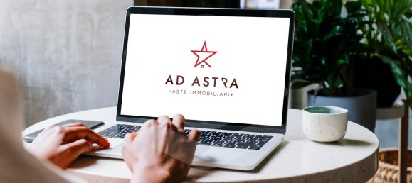 3 rooms Apartment in Bergamo, Italy No. 4893 10